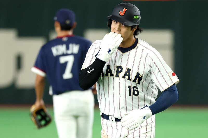 「はい同～点！」豪快同点ソロの大谷翔平がベンチ前で連呼した“茶目っ気フレーズ”にＸ歓喜！「流行語狙える」「めっちゃ笑えた」【WBC】