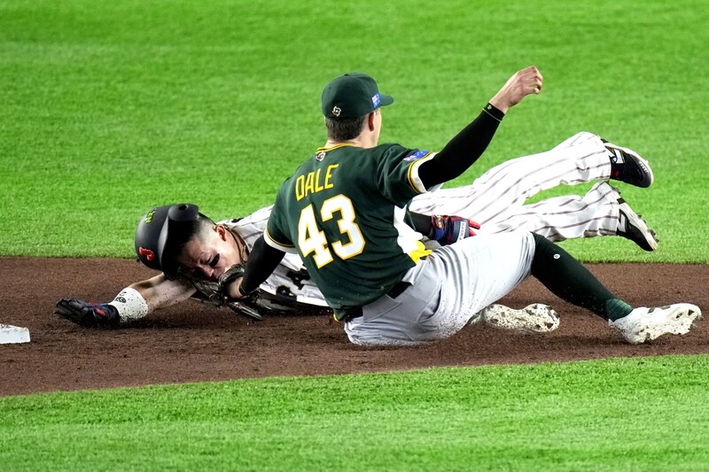 牧秀悟の牽制アウト「満塁、打席に大谷翔平がいる場面で…」MLBアナリストや“ピッチングニンジャ”、米野球ファンが嘆き「なぜ」【WBC】