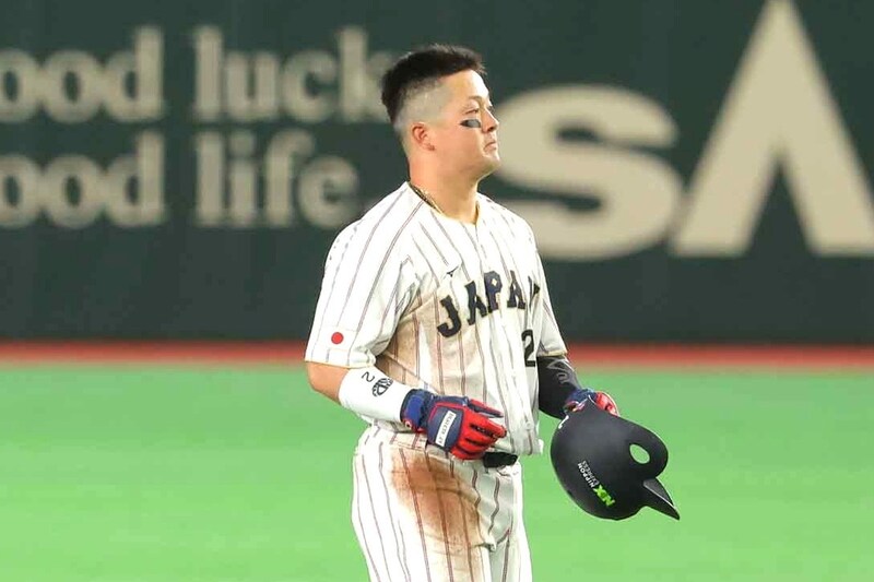 「史上最大のファンブルだ」牧秀悟のけん制アウト＆若月健矢の悪送球→先制点献上に豪ファン驚き「なんてことだ」「大きな幸運が巡ってきた」【WBC】