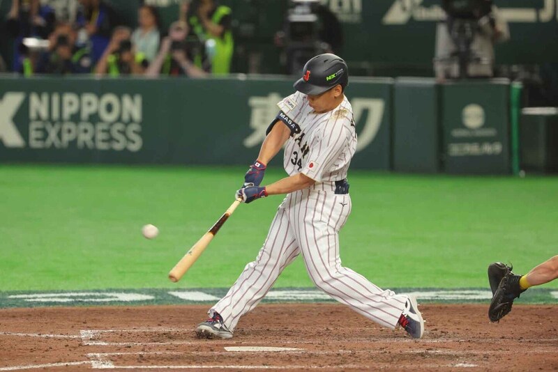 「タフなピッチャーが続いた...」侍ジャパン４番・吉田正尚、逆転２ランの舞台裏「重苦しい雰囲気だったのでよかった！」【WBC】