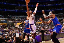 【NBA】２戦連続で先発出場の八村塁が13得点！３本の３ポイントに豪快ブロックと攻守で躍動、レイカーズは強豪ニックスを破り２連勝＜DUNKSHOOT＞