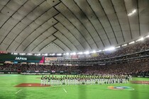 「海外メディアに見つかった！」東京ドーム名物“モナカアイス”が世界で話題沸騰「別格だ」「たい焼きアイス？」【WBC】