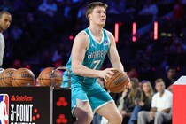 新人ながら３ポイント成功数はリーグ１位。万年下位のホーネッツを変えたコン・カニップルは“バード二世”になれるか＜DUNKSHOOT＞