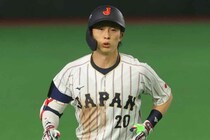 「まさかホームラン打つとは！」周東佑京、今大会“１号”３ランアーチに列島歓喜「バットフリップが一番美しい」【WBC】