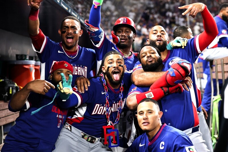 王JAPANからWBCの歴史知る記者が感慨した“ワンシーン”「ワールドシリーズの雰囲気ではない。W杯の雰囲気だ」米国ヒヤヒヤ２位通過、イタリア大金星、カナダ初の８強