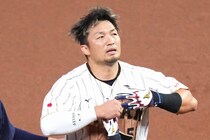 「セイヤ、ダメだよ...」鈴木誠也の“緊急交代”に海外ファン悲鳴「ショウヘイと同じくらい重要な存在。大きな損失だ」「怪我だけは...」【WBC】