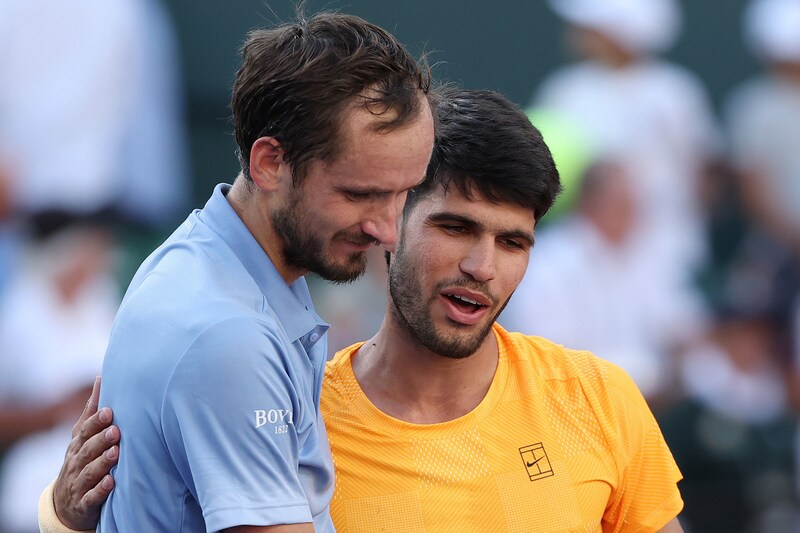 王者アルカラスが今季初黒星! メドベージェフの攻めに屈し「あんなプレーをする彼は見たことがない」と脱帽<SMASH>