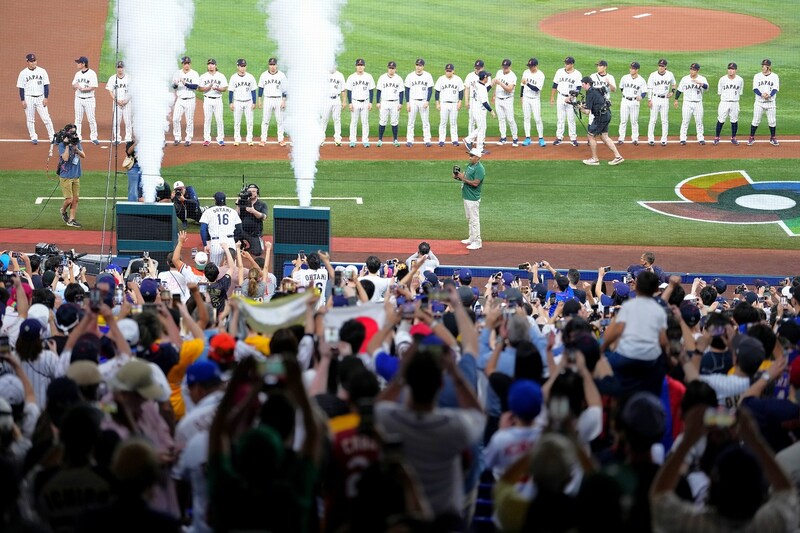 マイアミの地で米識者が驚いた、日本人の“行動”「初めて見た。激怒していた」　熱狂ぶりには「これ以上ないほど楽しい。エレクトリックだ」【WBC】