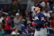 ドミニカ共和国が先制アーチ、米国が４回に２者連続本塁打で勝ち越し　優勝候補同士の黄金カードは４回終了時で２対１【WBC】