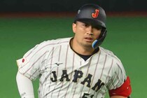 「長期離脱は勘弁」侍J鈴木誠也、右足に強い違和感か　足を引きずる様子に心配広がる「重症じゃなきゃいいけど...」【WBC】
