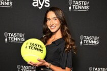女子テニスのディアチェンコがビキニ姿を多数披露！「ゴージャス」「美しい」とファン感嘆