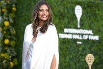 「永遠なる絶世美女！」現役引退から６年…38歳シャラポワが魅せた“スーパーモデル級の最新写真”に衝撃！「神々しい」「気品に溢れている」