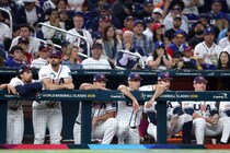 「デローサ監督を解雇しろ」アメリカ代表、WBC決勝の痛恨敗戦に米ファン憤慨！「ベネズエラのように熱意のあるメンバーで」「ハーパー以外は何をやっていた？」