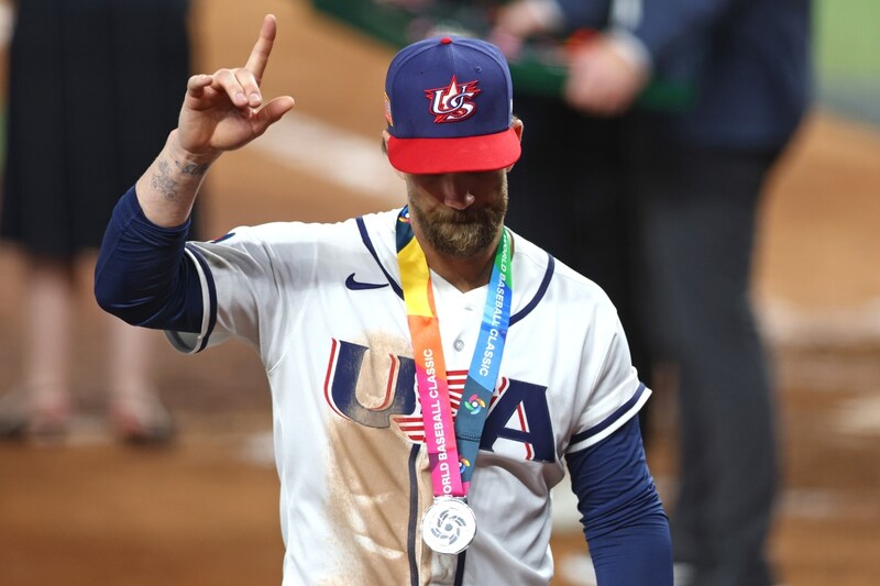 「まさに一流だ」敗れた米国代表ハーパーが見せた気高き姿「リスペクト」WBC公式や米記者が称賛「優勝したベネズエラの選手たちを…」