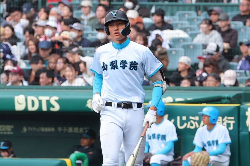 「威圧感えぐい」「194cmでかすぎる！」山梨学院の怪物二刀流・菰田陽生、衝撃“豪快アーチ”にネット驚き【センバツ】