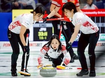 「これ言っていいのかな？」ロコ・ソラーレが披露した謎のダンス…なんと理由は“超人気アイドル”へのラブコールだった！「どうにかして接点を…」に大爆笑