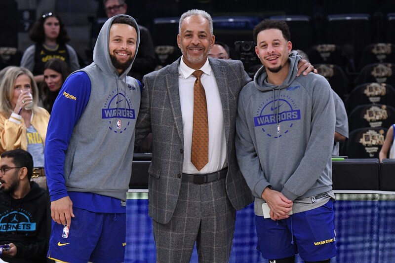 カリーがホーネッツへ移籍した場合、父デルは永久欠番となった30番を解禁する?「父さんならきっと特別な配慮をしてくれるだろうね」<DUNKSHOOT>