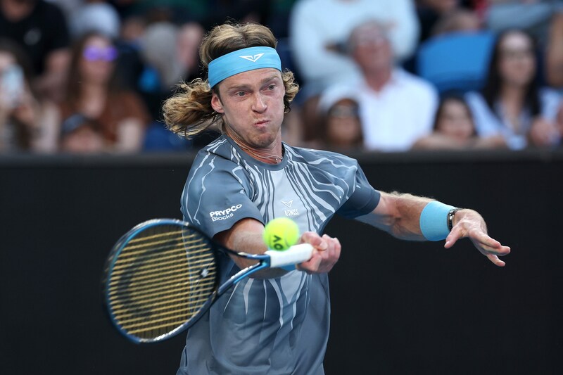 “フォア頼み”のプレーに限界を感じたルブレフが変革へ！ 課題は“判断力”「いつ方向を変えるべきかわからない」＜SMASH＞