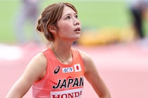 東京世界陸上代表の美白女子ハードラーが雰囲気ガラリ！ 金髪ギャルピースに騒然「わっわっおっお！」