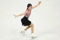 五輪銅メダリスト中井亜美SP69.10点で暫定２位、 大技３Aは抜けて２Aに…悔しさ浮かべるも笑顔　坂本花織は32番滑走、千葉百音は最終33番滑走【フィギュア世界選手権】