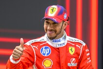 トップF1ドライバーが日本で示した“敬意あふれる行動”　「本当に礼儀正しい人格者でした」指導した殺陣師が感謝「何が嬉しいかって...」