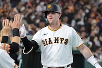 「存在感半端ない！」巨人・キャベッジが今季第１号　先頭打者弾に阿部慎之助監督も笑顔「今年のボールは飛ぶぞ～」「神采配、神助っ人すぎ！」