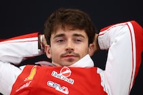 「41歳とは思えない」“F1界の貴公子”と元アイドルのツーショットに騒然「透明感が瑞々しすぎる」「びっくり」