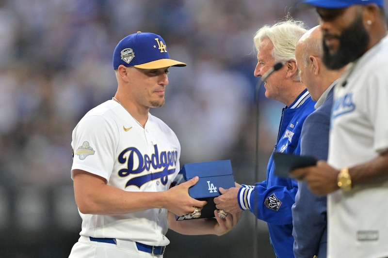 「誰だかわからんかった」ド軍の34歳元気印が披露した襟足すっきりな“別人級イメチェン”が話題!「メガネなし、ヒゲなし」「カッケーな」