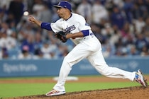 「頼りになる」新守護神ディアズのドジャースデビューに称賛続出「素晴らしい火消しだ」「安心感すげぇ」