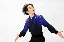 五輪銀メダル鍵山優真、ノーミス完璧演技に渾身ガッツポーズ！ フリー今季世界２位で合計306.67点、涙の暫定トップ！ チェコ会場は総立ちスタオベ【フィギュア世界選手権】