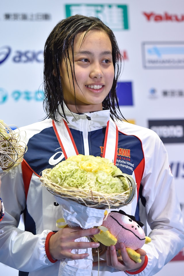 15歳でリオ五輪出場→24歳で現役引退した“元天才スイマー”がバキバキの腹筋チラ見せ「スタイル良すぎ」