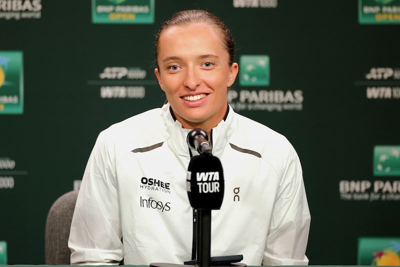 元女王シフィオンテクに笑顔が戻った！新コーチ・ロイグ氏とのタッグで得意のクレーシーズンへ！＜SMASH＞