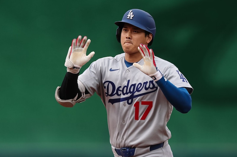 ドジャースが５点差ひっくり返す逆転劇！ 大谷翔平が先制ソロ＆決勝犠牲フライの大活躍　佐々木朗希の黒星を消す