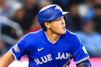 「見逃し三振かと...」岡本和真が粘り勝ち！ ABSチャレンジ成功→山本由伸から二塁打「極上の勝負」「複雑だなｗｗ嬉しいやら悔しいやら」日本人歓喜