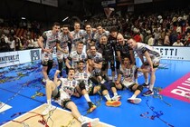 ペルージャがピアチェンツァに勝利、PO決勝進出に王手　石川祐希の実戦復帰は持ち越し【バレーボール】
