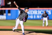 本拠地ブーイング「怒り、落胆が入り混じっている」 千賀滉大が３回途中７失点で２敗目 地元記者が反応「グラブを脚にたたきつけた」