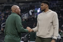 「俺はまだ聞いてない。ショックだよ」リバースHC退任を聞いたヤニスが心境を明かす「電話して確認しなきゃ」＜DUNKSHOOT＞