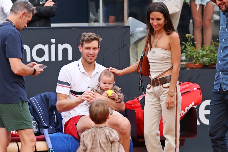 子どもの殺害予告に部屋への不法侵入……テニス選手の妻が賭博絡みの脅迫の恐怖を告白！＜SMASH＞