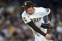 パドレス168キロ右腕の守護神は昨年８月以来無失点！「27人のうち20人を三振。割合は74％」MLB公式が報道