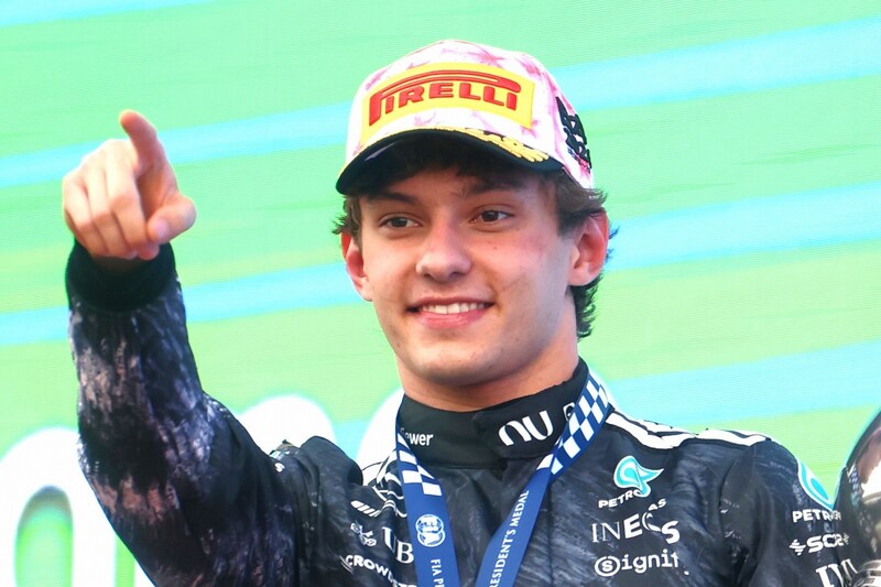 「カオスすぎる」F1界の新星19歳、日本の女性お笑い芸人の“おもてなし”に困惑「最高だけど、海外の人どう思ってるんだ？笑」ファンあ然