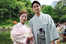 りくりゅう、園遊会で色違いのお揃い“逸品”　89年の歴史あるイタリア高級ブランド「和装にもぴったり」