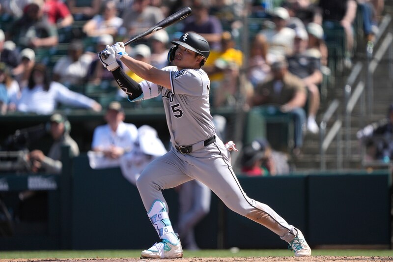 村上宗隆、衝撃の2戦連発!今季7号は豪快バックスクリーン弾、現地実況は大興奮「ムーラカーミ!!」
