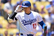 大谷翔平がロッキーズ戦前に“神対応”　100歳女性のためにサインする姿に米記者感服「わざわざ足を止めて…」