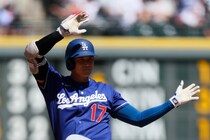 ドジャース、救援陣が崩壊で今季初の連敗　大谷翔平は２二塁打でベーブ・ルースに並ぶ51試合連続出塁、佐々木朗希は５回途中３失点でまたも初勝利ならず