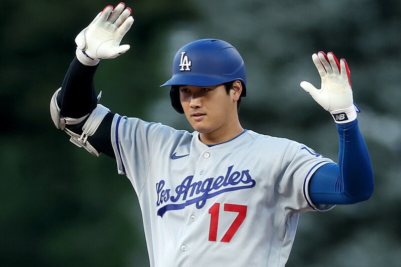 大谷翔平、“野球の神様”ベーブ・ルース超え52試合連続出塁！ 日米沸騰「日本人の誇りです」「彼は木曜日に防御率0.50で先発投手として登板することを忘れるな」