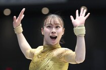 26歳の杉原愛子、衣装からでも分かるバキバキ腹筋に衝撃の声「写真で見るとめっちゃムキムキ」