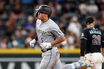 「マジかよ、冗談だろ！」村上宗隆が驚異の５戦連発10号、米ファン狂喜乱舞!! 137m超特大弾に「彼にすべての金を払え！」
