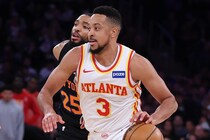 低迷球団から２度のトレードを経て、プレーオフで殊勲の働き。ホークスのマッカラムが見出した「トンネルの先の光」＜DUNKSHOOT＞