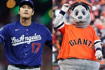 「またお前か！」大谷翔平、敵マスコットの“暴走行為”をロバーツ監督に即告げ口「イタズラをチクってる」「本当に可愛い」