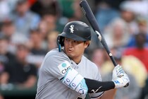 「ジャッジと比較される選手ではない」村上宗隆、球団史上最速24戦10HR！ ５戦連発の歴史的快挙にも“謙虚な姿勢”と米メディア